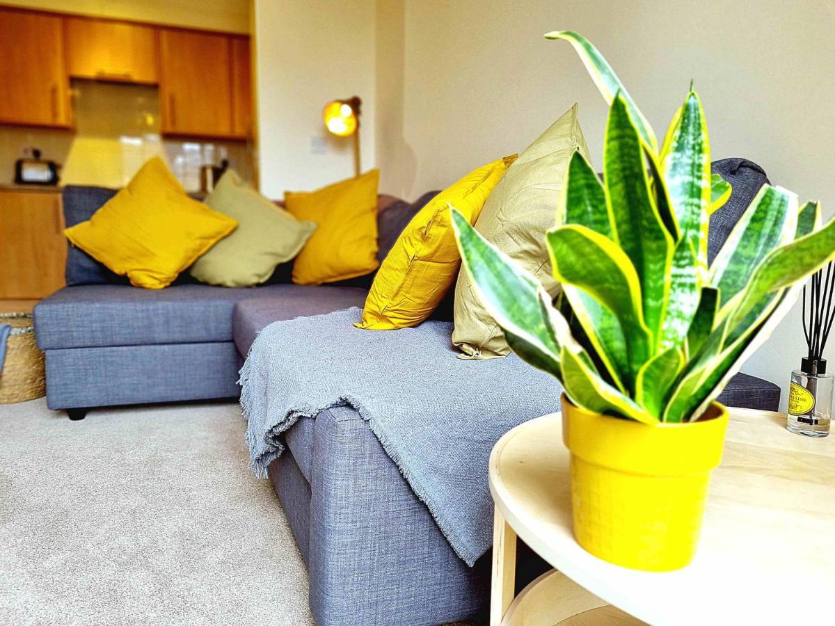 Cityscape Haven: 1 Bedroom Apartment With Terrace And City View Bournemouth Exterior foto